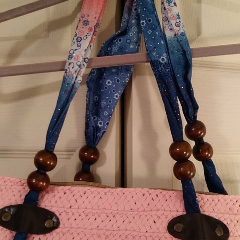 Handbag - Picture 2 of 10